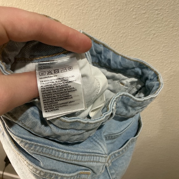 H&M Light Wash High Rise Skinny Jeans Size 2 Stretch Denim EUC - Picture 3 of 7